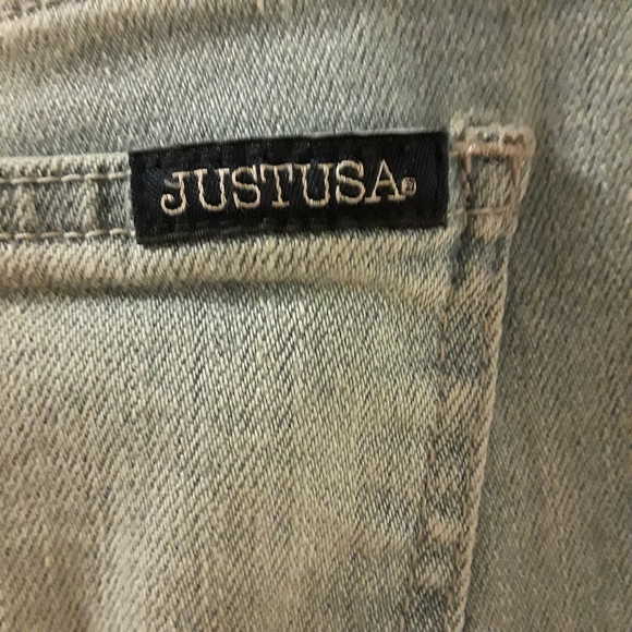 Just USA Womens Jean Shorts Size M Denim Bermuda Distressed Light Wash Mid - Picture 13 of 13